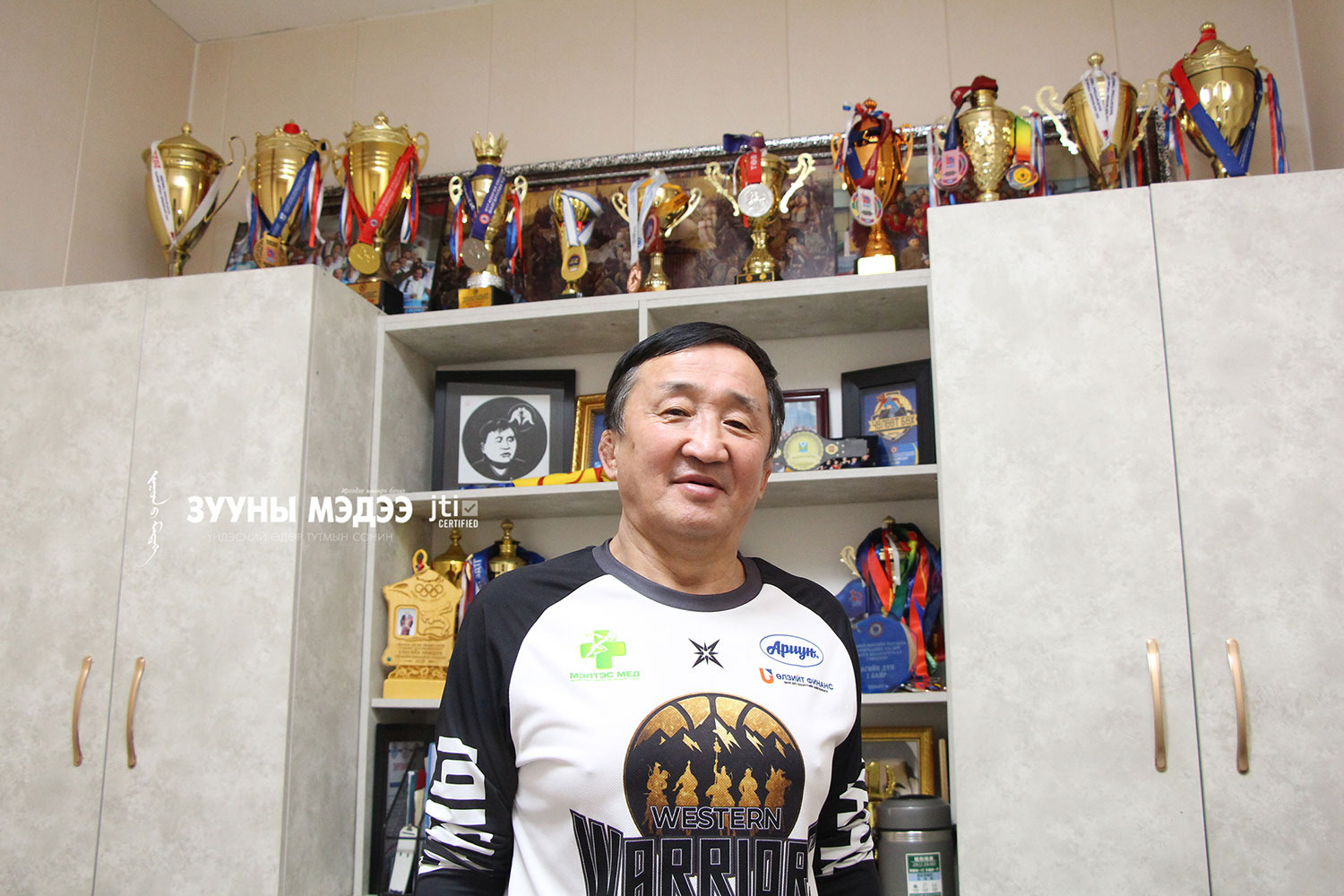 Хар ус нуурын шагшуурга лимбэддэг гэдэг дээ